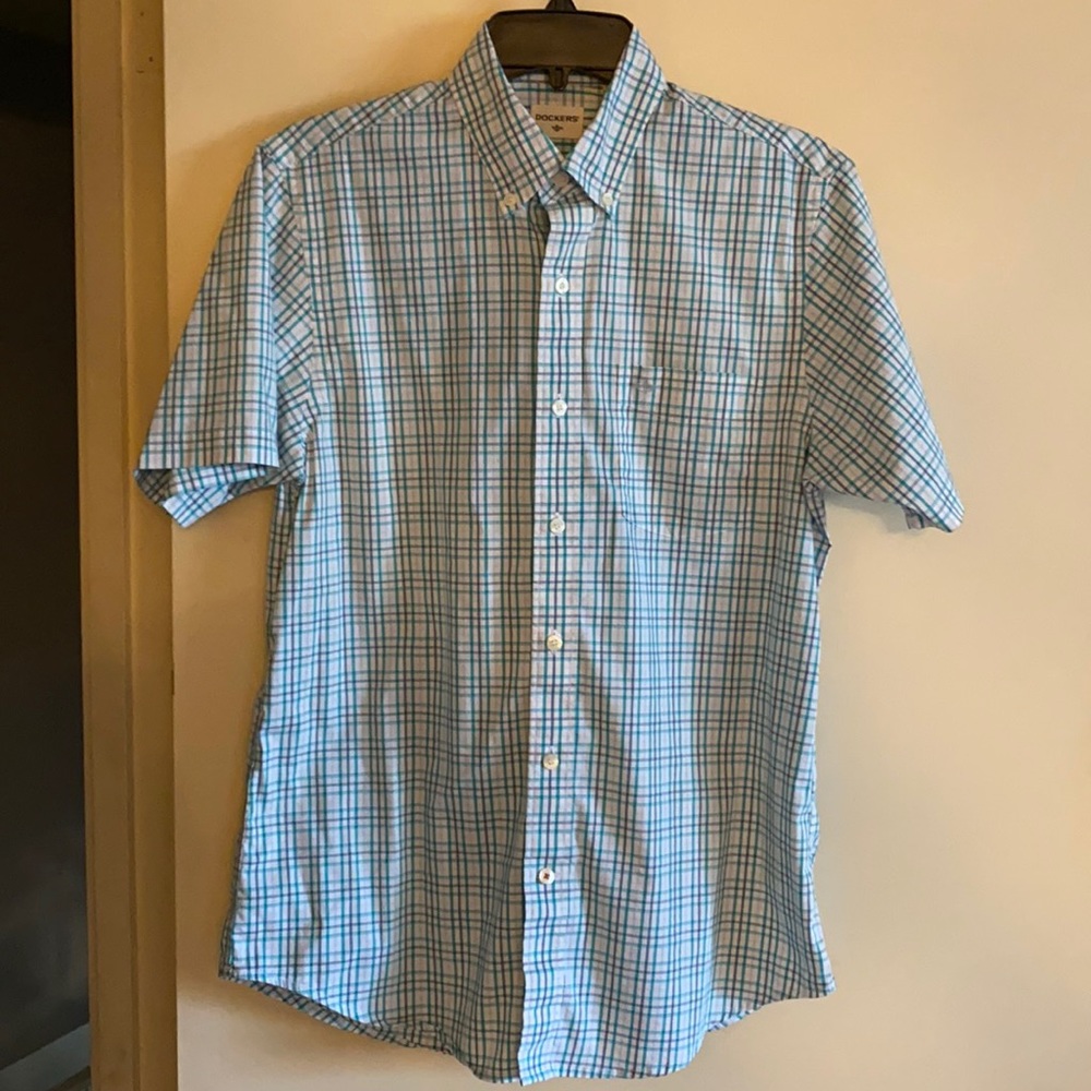 Short sleeve button up